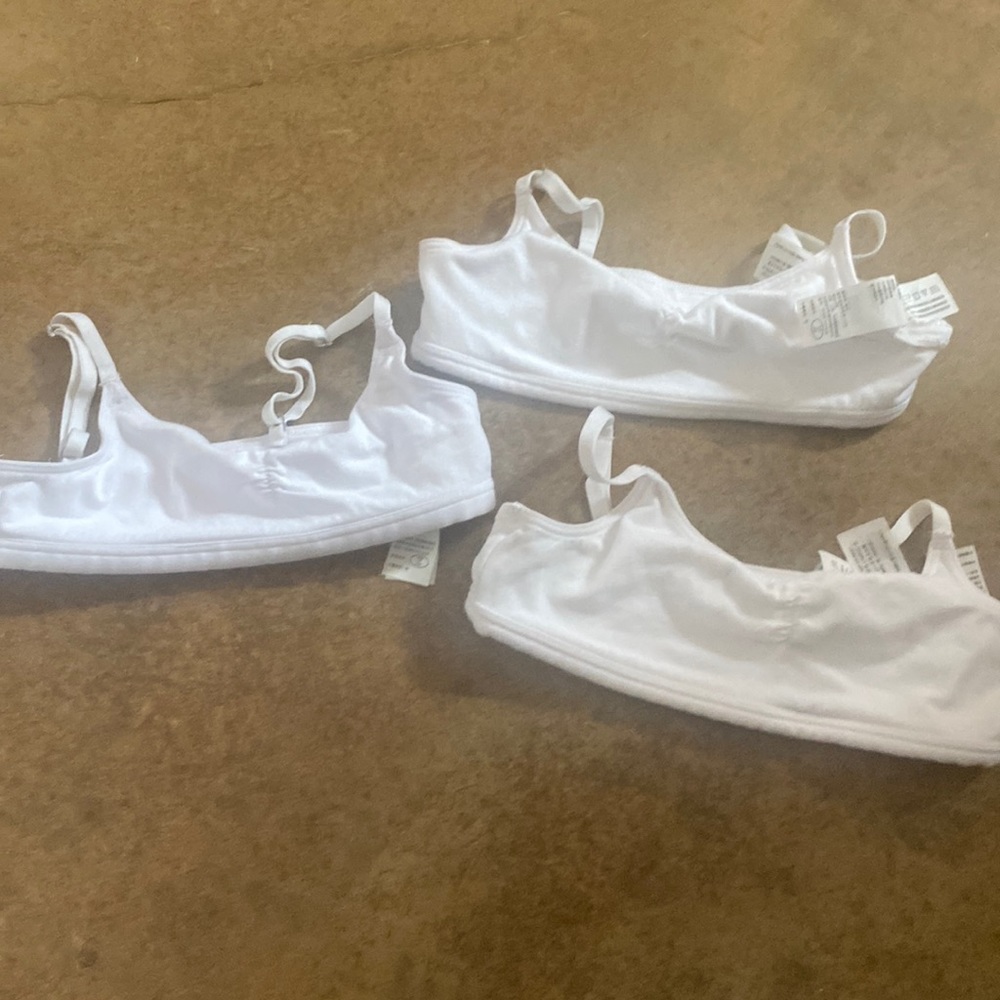 3 set white sports bras Abercrombie kids 4/5